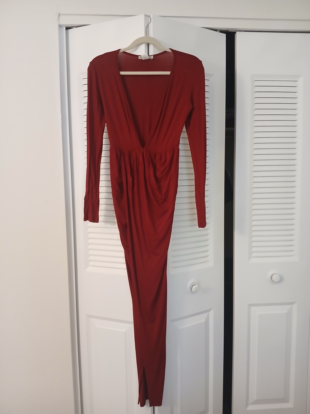 Body Central Deep V Long Sleeve Midi Dress - Wine